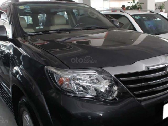 Cần bán xe Toyota Fortuner 2.7V 4x2 AT 2014, màu đen 0