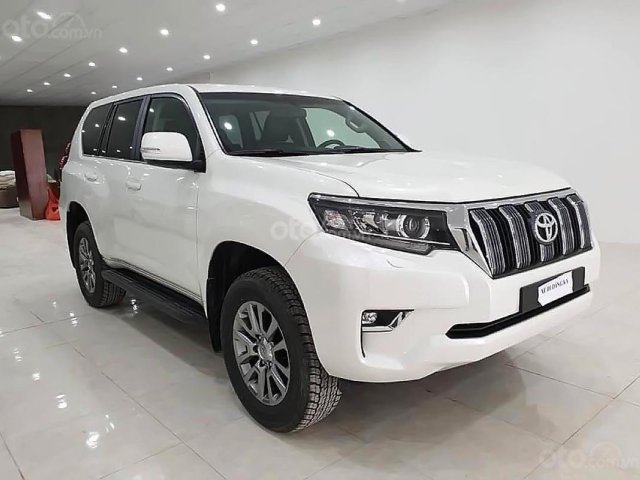 Giá siêu hấp dẫn - Dòng xe hạng sang - Toyota Land Cruiser năm 2019, màu trắng