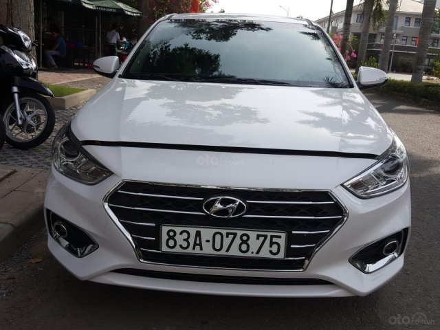 Bán Hyundai Accent 1.4MT màu trắng camay, bản gia đình sản xuất 2019 đi 6700km mới 99%