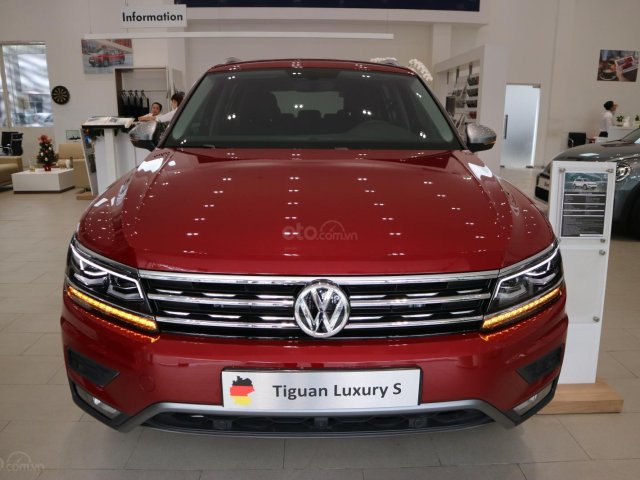 (VW Sài Gòn) Tiguan Luxury S bản Offroad 2020 màu đỏ, đen, xám giao ngay. Hỗ trợ lái thử + vay 90%