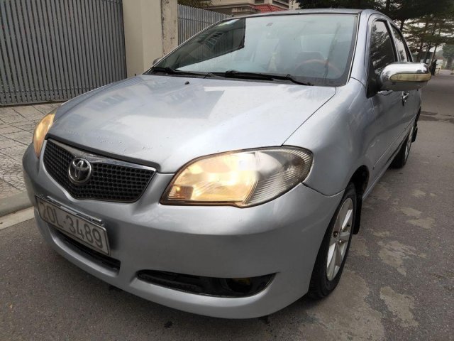 Bán Toyota Vios năm 2006, màu bạc, xe nhập xe gia đình0