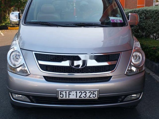 Bán xe Hyundai Starex sản xuất năm 2015, màu bạc, nhập khẩu chính chủ, giá chỉ 710 triệu0