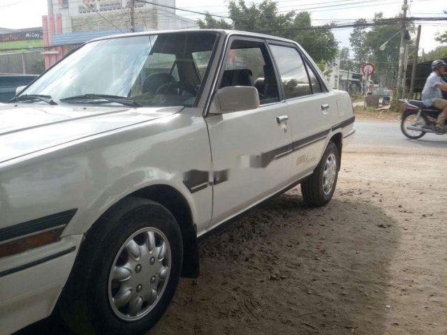 Bán Toyota Corona năm sản xuất 1986, màu trắng, nhập khẩu 