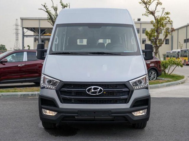 Bán Hyundai Solati năm sản xuất 2019, màu bạc, xe nhập0