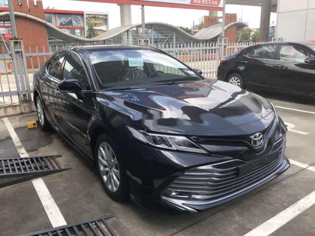 Cần bán xe Toyota Camry 2.5Q đời 2019, màu đen, nhập khẩu nguyên chiếc0