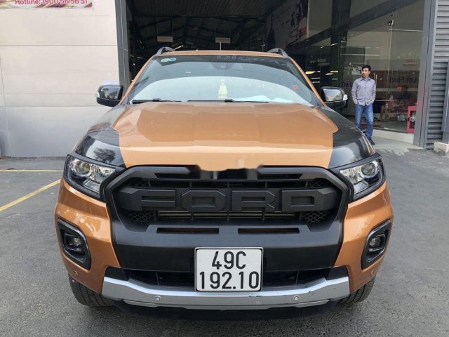 Cần bán gấp Ford Ranger đời 2018, màu ghi vàng 