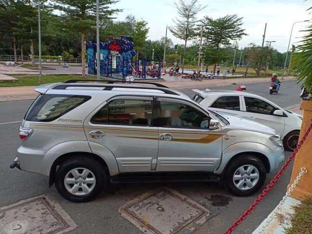 Cần bán lại xe Toyota Fortuner 4x4 AT năm 2010, giá tốt