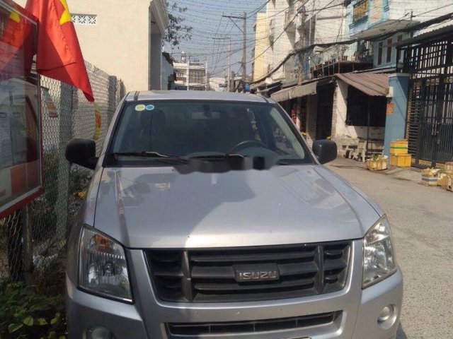 Cần bán lại Isuzu Dmax năm 2010, màu bạc, nhập khẩu 