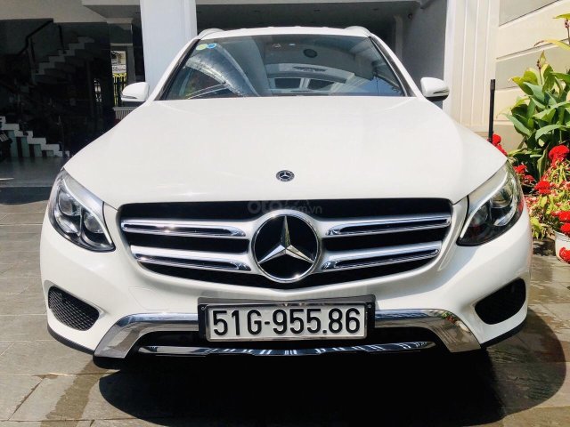 Bán GLC 250 SX 2019 trắng nâu, xe đẹp đi 2.500km cam kết chất lượng bao check hãng