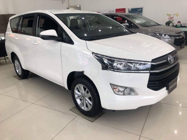 Bán Toyota Innova đời 2020, màu trắng, giá 771tr0