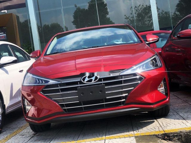 Cần bán xe Hyundai Elantra sản xuất 2020, màu đỏ