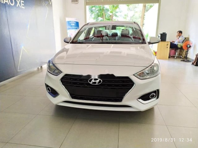 Bán xe Hyundai Accent 2020, màu trắng0