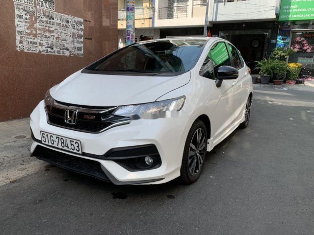 Cần bán xe Honda Jazz RS năm 2018, màu trắng còn mới, giá 565tr0