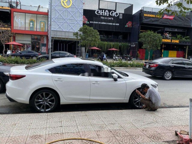 Xe Mazda 6 2.0 AT năm sản xuất 2019, màu trắng, 800tr