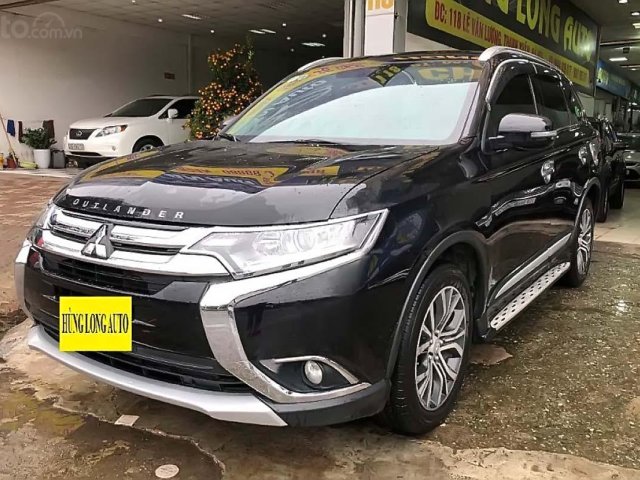 Bán Mitsubishi Outlander 2.0 CVT đời 2018, màu đen, giá chỉ 819 triệu0