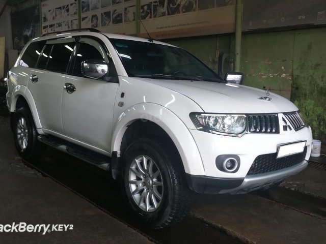 Cần bán Mitsubishi Pajero Sport D-AT sản xuất năm 2011, màu trắng