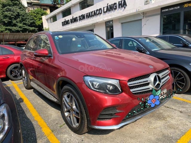 Xe cũ chính hãng Mercedes GLC300 2020 màu đỏ, nội thất kem, siêu lướt giá tốt0