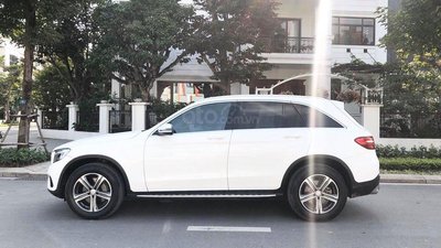 Cần bán Mercedes GLC 250 4Matic sản xuất 2016, màu trắng