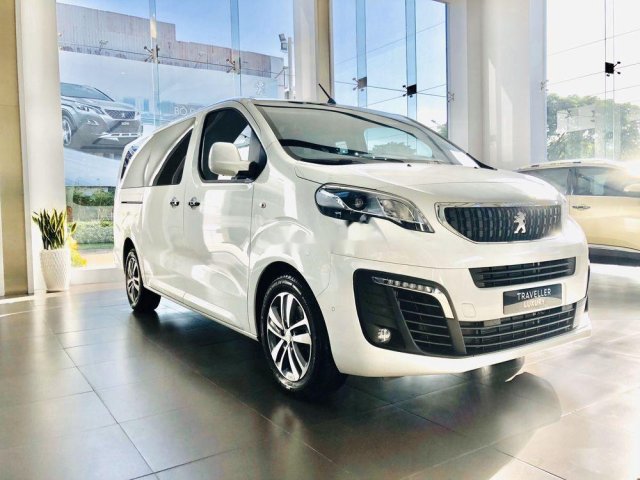 Bán Peugeot Traveller đời 2019, màu trắng, xe nhập. KM lên đến 100tr0