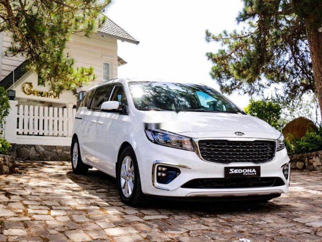 Bán Kia Sedona Platium sản xuất năm 2020, màu trắng, xe nhập