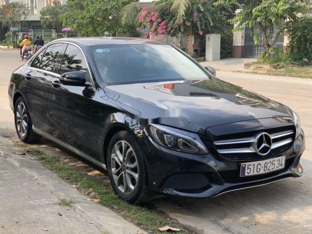 Bán Mercedes C class sản xuất năm 2018, màu đen