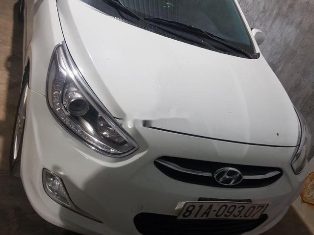 Cần bán lại xe Hyundai Accent năm sản xuất 2015, màu trắng, nhập khẩu nguyên chiếc còn mới0