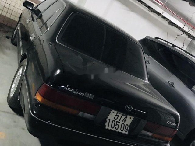 Bán Toyota Crown năm sản xuất 1995, màu đen, nhập khẩu, máy chất0