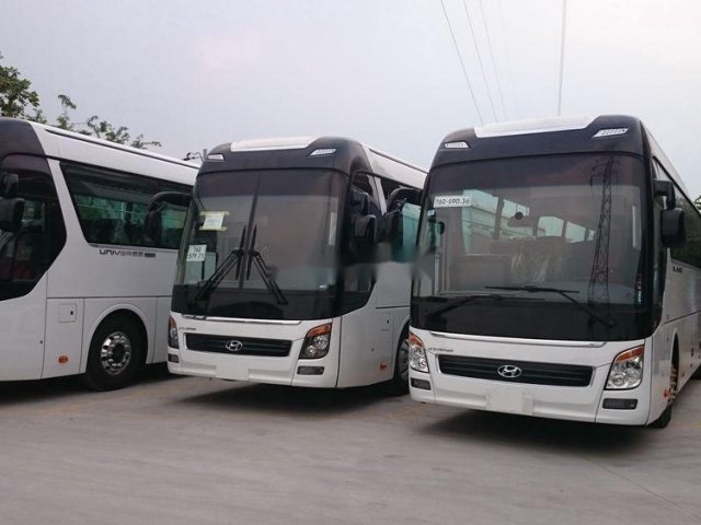 Bán nhanh chiếc xe Hyundai Universe đời 2019, xe nhập, xe 47 chỗ rộng và thoáng0