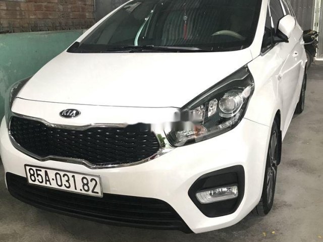 Cần bán xe Kia Rondo sản xuất năm 2018, màu trắng