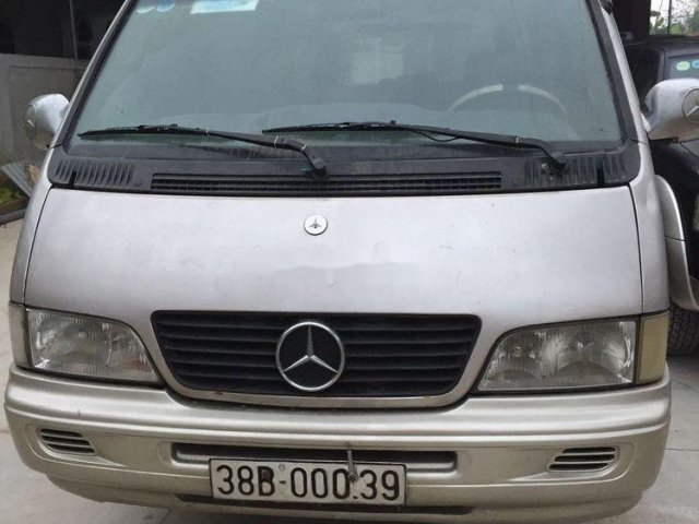 Cần bán gấp Mercedes MB sản xuất 2003, màu bạc0