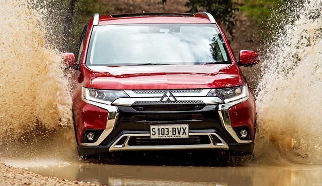 Mitsubishi Outlander 2020 trả góp 90%, giá 825tr0