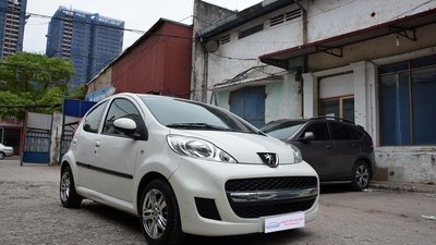 Bán Peugeot 308 2018, màu trắng, xe còn mới