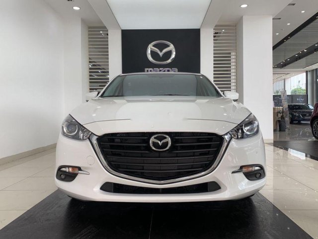 Bán Mazda 3 sản xuất năm 2019, màu trắng, mới hoàn toàn0