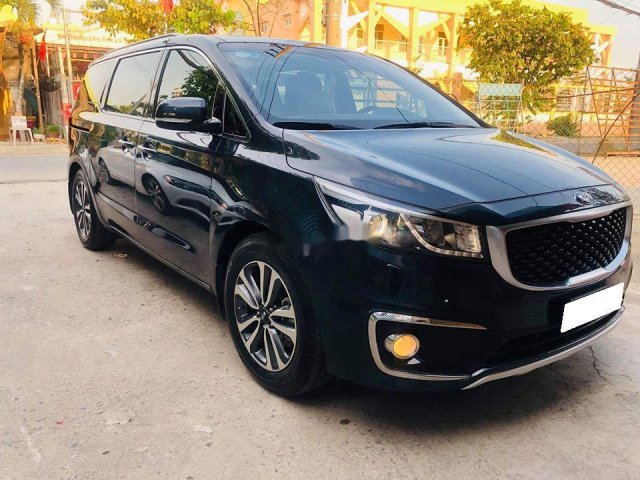 Bán Kia Sedona đời 2017, màu đen, giá tốt