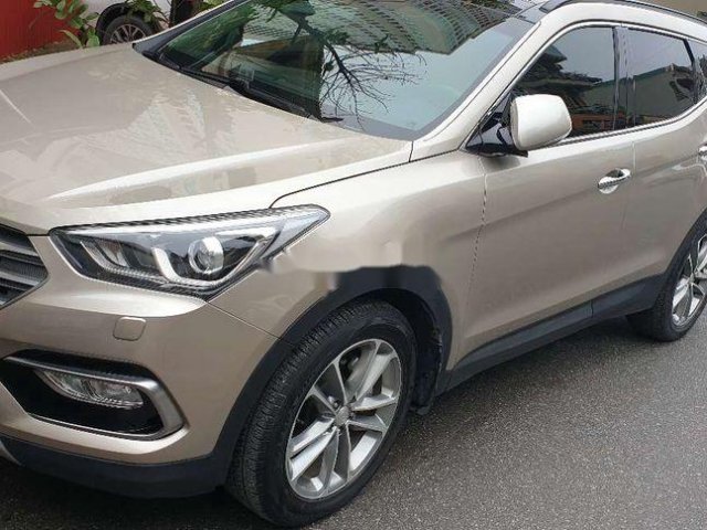 Bán xe Hyundai Santa Fe đời 2018, màu vàng, nhập khẩu nguyên chiếc còn mới, giá 890tr0