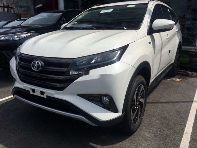 Bán xe Toyota Rush 2020, màu trắng, nhập khẩu