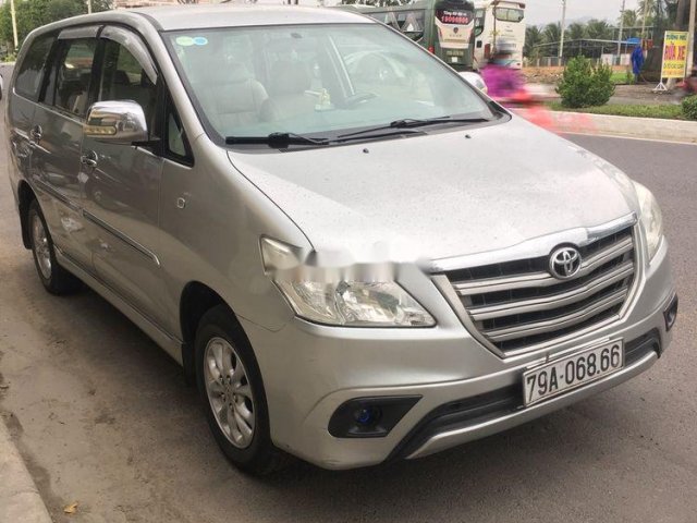 Cần bán gấp Toyota Innova đời 2014 giá cạnh tranh0