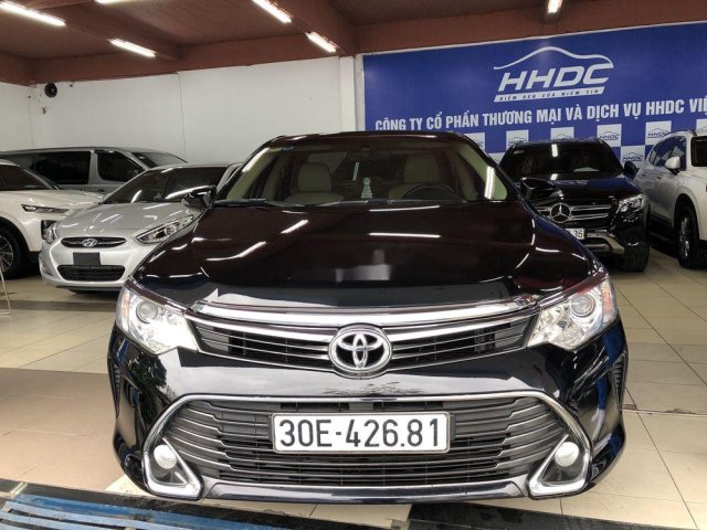 Bán Toyota Camry 2.0E đời 2017, màu đen0