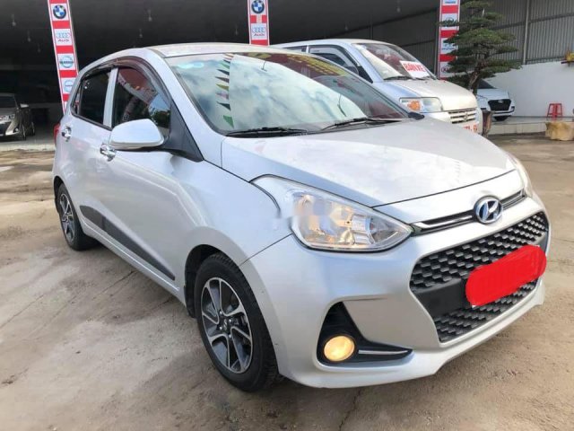 Bán Hyundai Grand i10 1.2AT năm 2017, màu bạc, mới 100%0