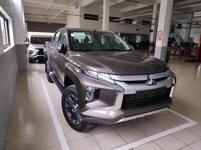 Bán ô tô bán tải Mitsubishi Triton, nhập khẩu nguyên chiếc, liên hệ Mr Vũ Quang: 0935782728