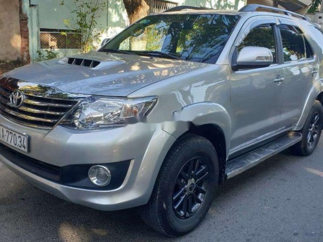 Bán xe Toyota Fortuner sản xuất năm 2014, form mới0