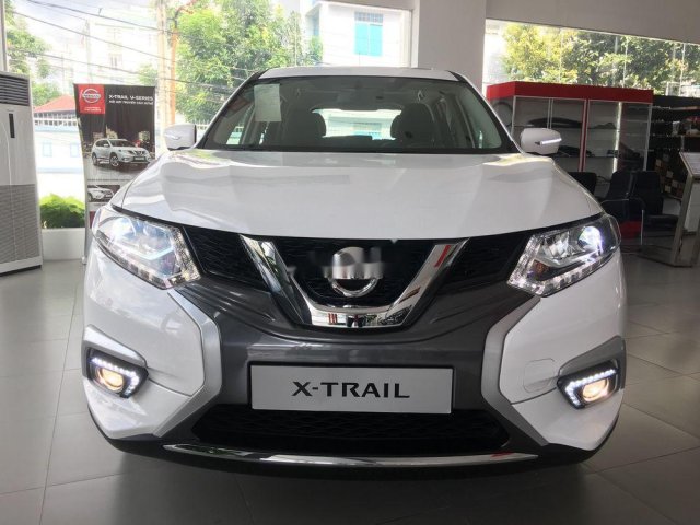 Bán xe Nissan X trail đời 2019, màu trắng0