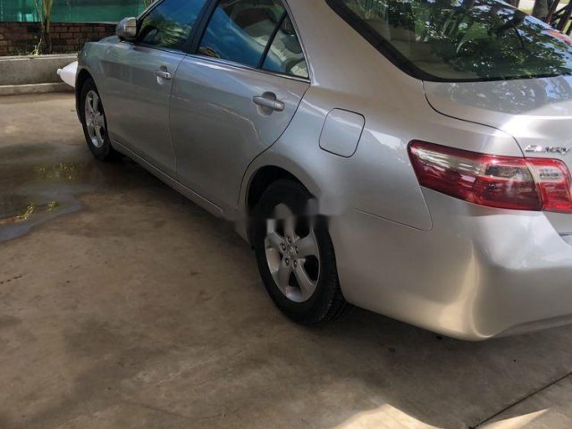 Cần bán gấp Toyota Camry năm sản xuất 2007, nhập khẩu nguyên chiếc, 550tr