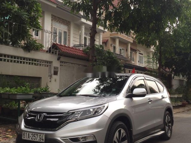 Cần bán gấp Honda CR V sản xuất năm 2016, màu bạc