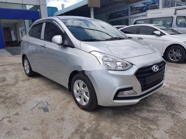 Bán xe Hyundai Grand i10 đời 2019, màu bạc, 379 triệu0