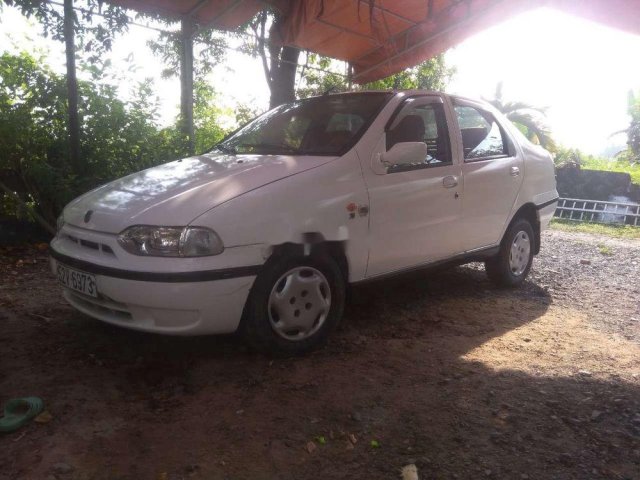 Cần bán lại xe Fiat Siena năm 2003, màu trắng, 65 triệu0