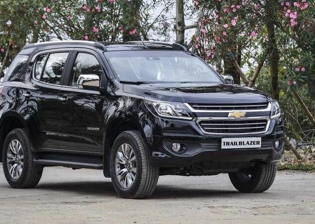 Bán ô tô Chevrolet Trailblazer 4x4 AT LTZ, màu đen, nhập khẩu nguyên chiếc, giảm giá đến 200 triệu