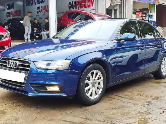 Cần bán gấp Audi A4 1.8AT sản xuất 2013, màu xanh lam, xe nhập  