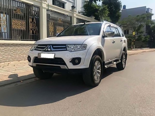 Bán xe Mitsubishi Pajero Sport MT đời 2017, màu trắng, xe gia đình