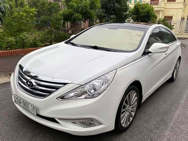 Cần bán gấp Hyundai Sonata 2.0AT năm 2013, màu trắng, nhập khẩu nguyên chiếc chính chủ, giá 570tr0